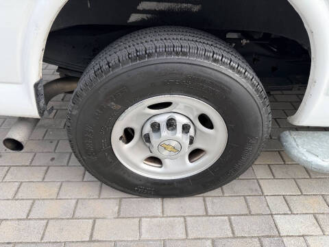 2024 Chevrolet Express 2500