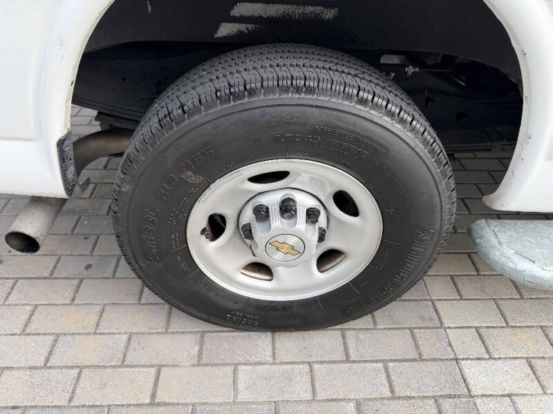 2024 Chevrolet Express 2500