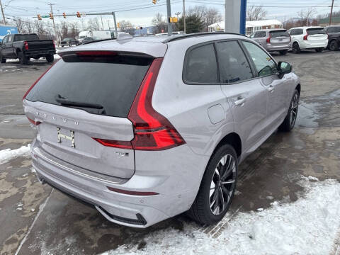 2026 Volvo XC60 B5 Plus