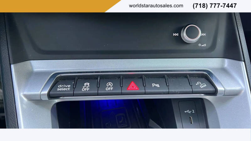 2022 Audi Q3 quattro Premium Plus 40 TFSI