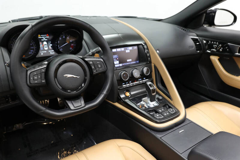 2014 Jaguar F-TYPE V8 S