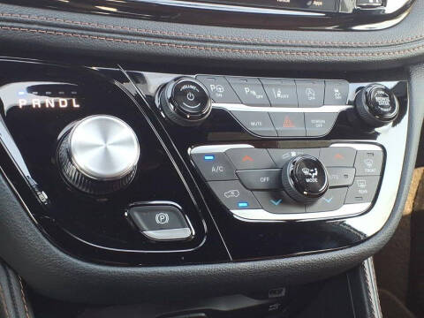 2025 Chrysler Pacifica Pinnacle