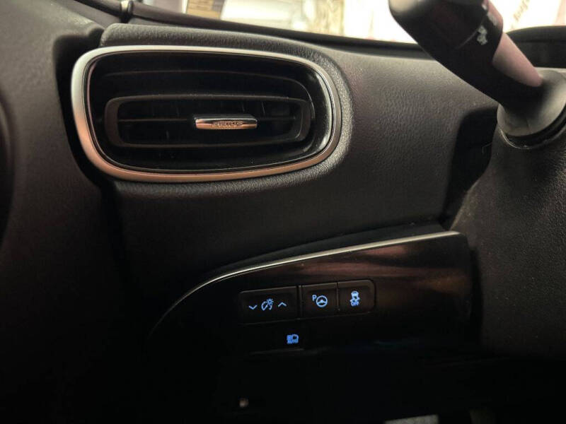 2019 Toyota Prius XLE