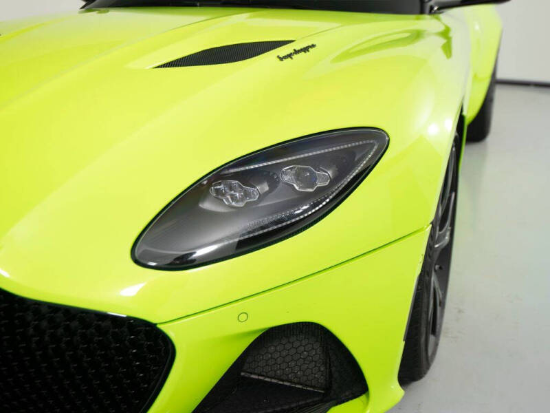 2022 Aston Martin DBS Superleggera