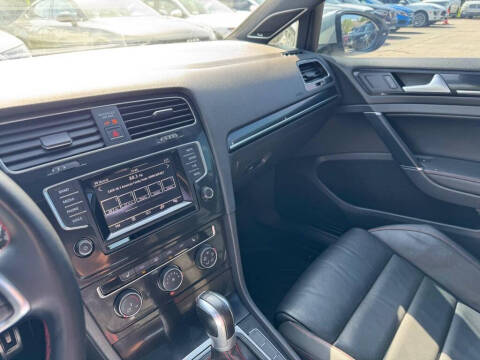 2015 Volkswagen Golf GTI SE