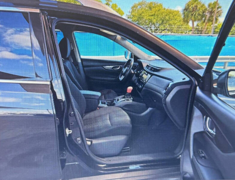 2020 Nissan Rogue SV