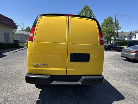 2022 Chevrolet Express 2500