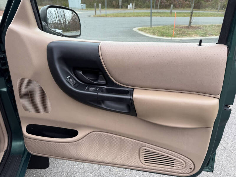 1999 Mazda B-Series B3000 SE