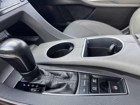 2021 Toyota Avalon Hybrid XLE