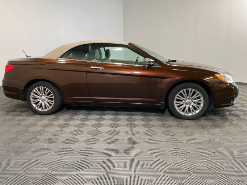 2013 Chrysler 200 Limited