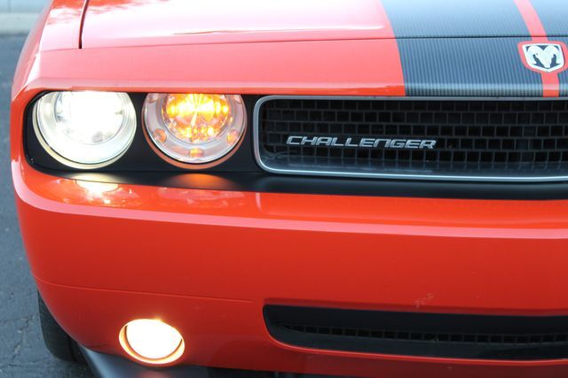 2008 Dodge Challenger 19