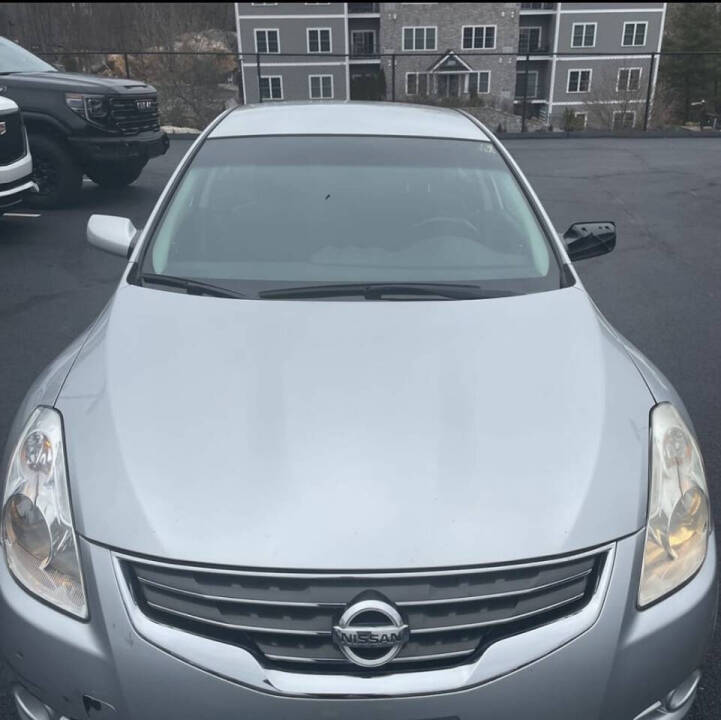 2011 Nissan Altima for sale at H and A Auto LLC in Waterbury, CT