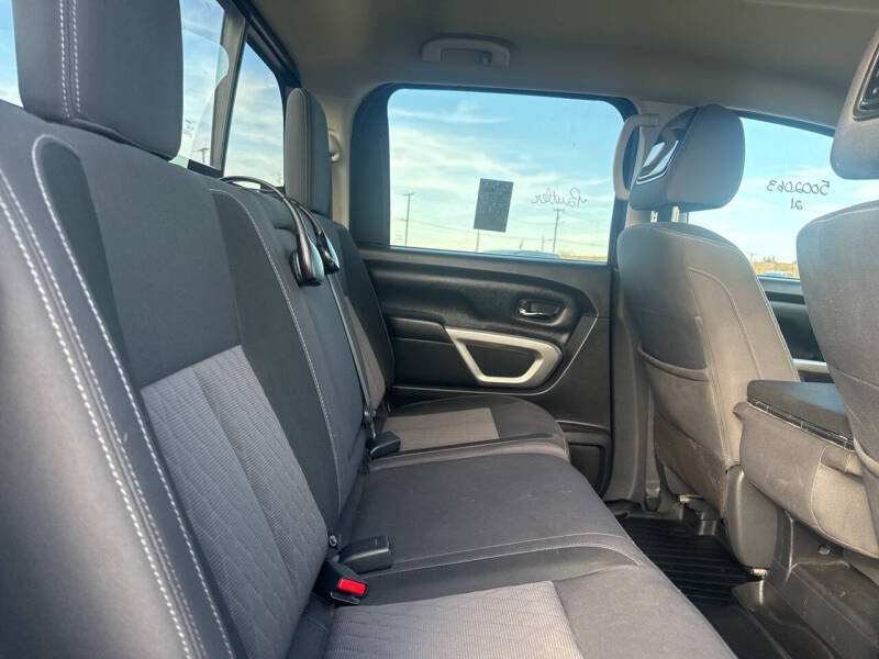 2021 Nissan Titan SV