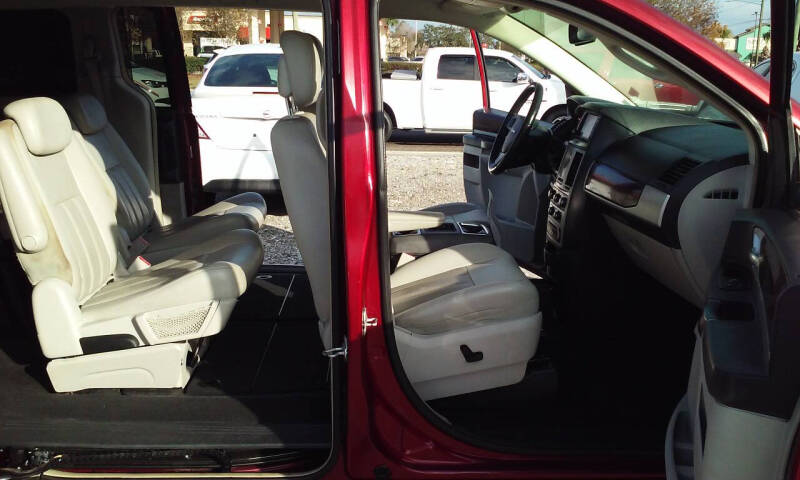 2010 Chrysler Town and Country Touring Plus