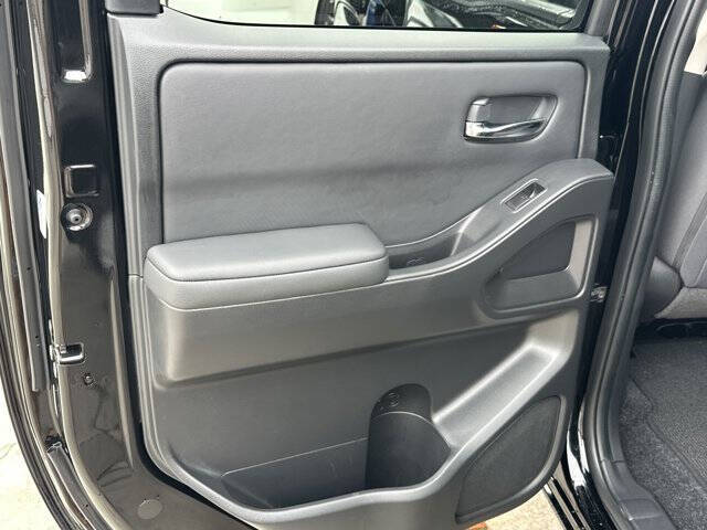 2022 Nissan Frontier SV