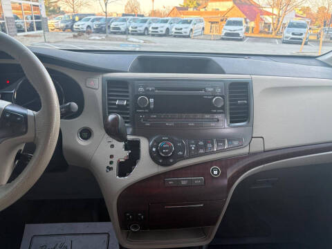 2012 Toyota Sienna