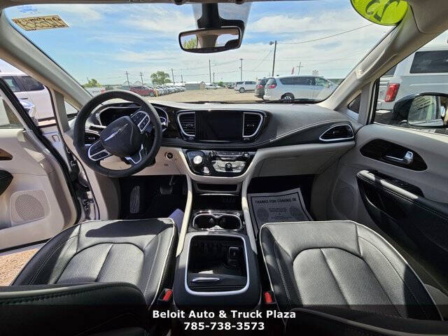 2023 Chrysler Pacifica Plug-In Hybrid Limited