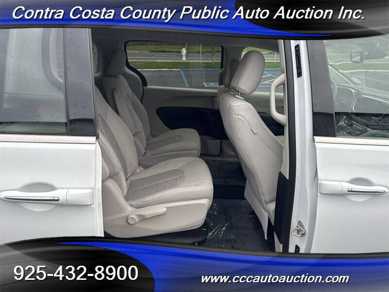 2017 Chrysler Pacifica Hybrid Touring Plus