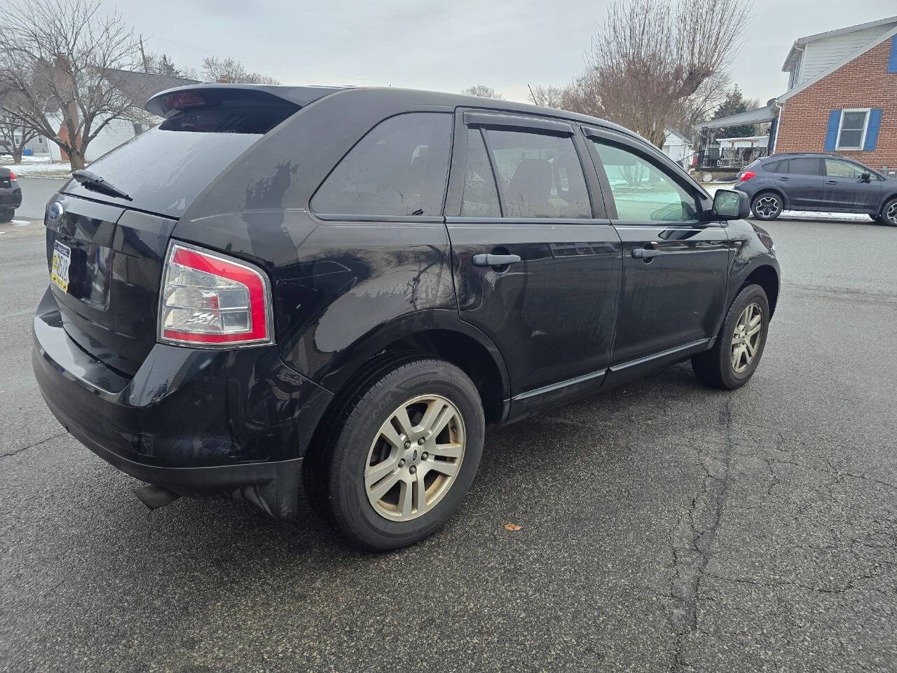 2007 Ford Edge for sale at QUEENSGATE AUTO SALES in York, PA