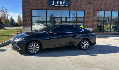 2021 Lexus ES 300h