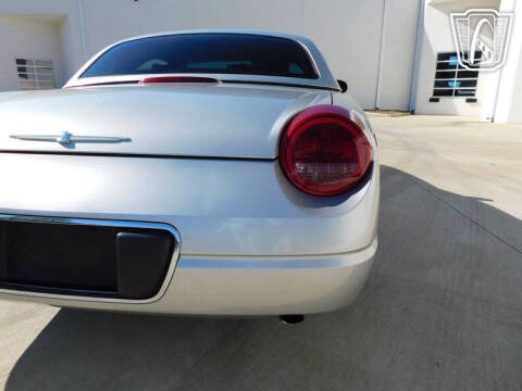 2004 Ford Thunderbird Deluxe