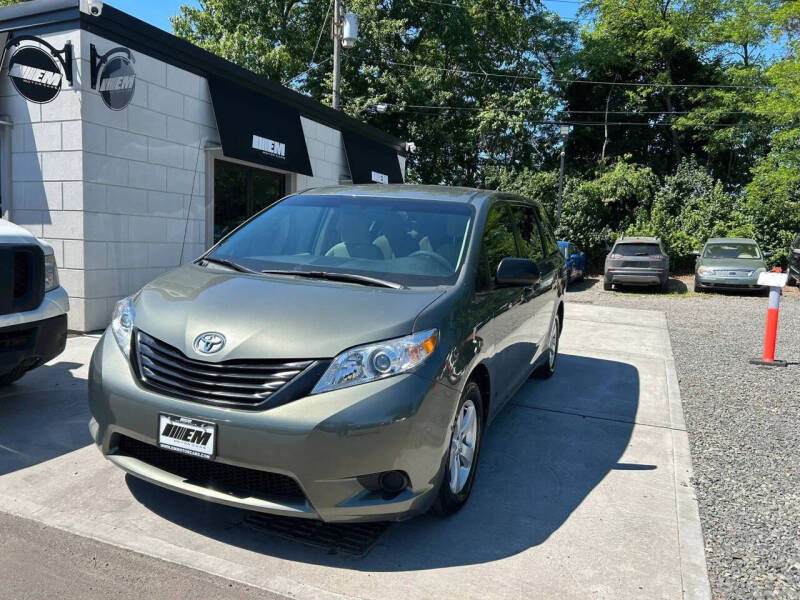 2011 Toyota Sienna Base 7-Passenger