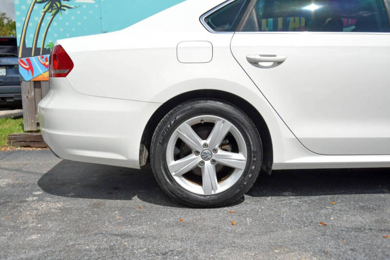 2014 Volkswagen Passat 1.8T SE