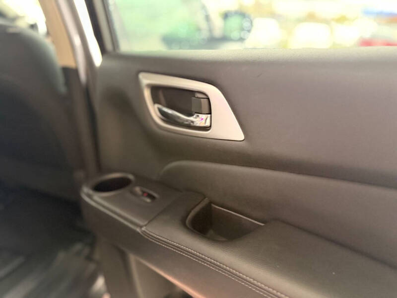 2020 Nissan Pathfinder SV