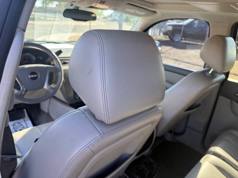 2011 GMC Yukon XL SLT