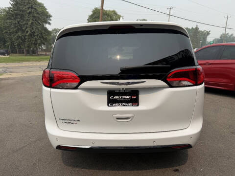 2017 Chrysler Pacifica Touring Plus