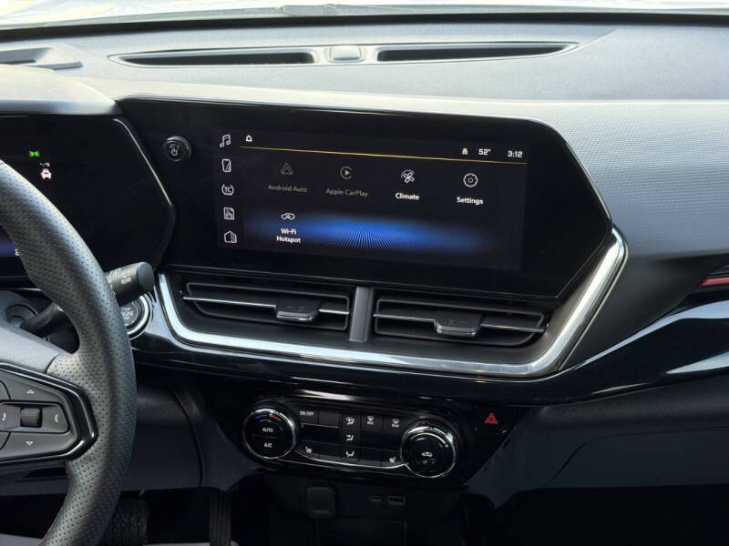 2025 Chevrolet Trax RS