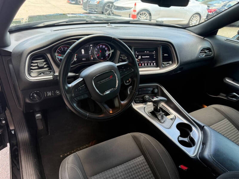 2019 Dodge Challenger SXT