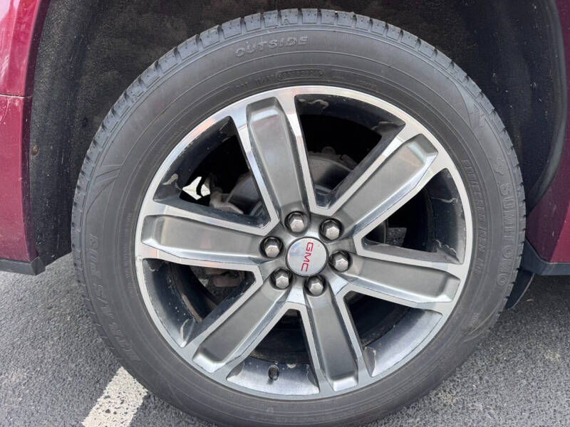 2017 GMC Acadia Denali