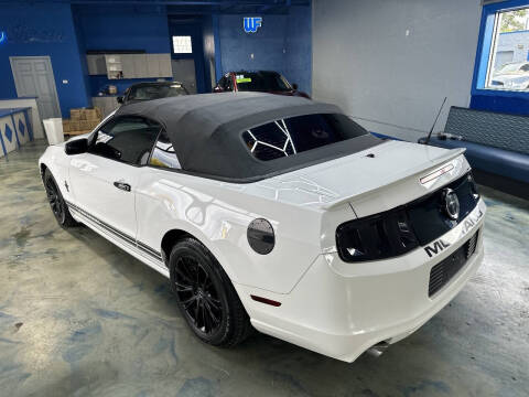 2013 Ford Mustang V6