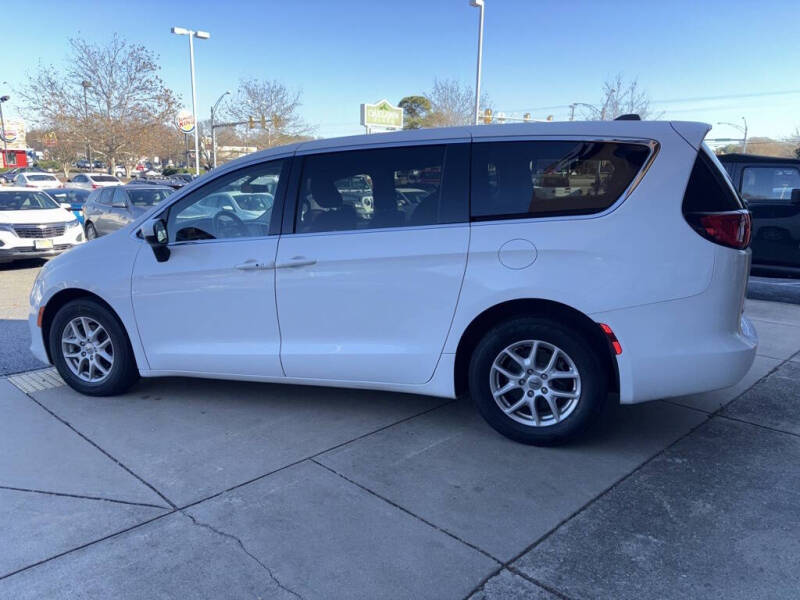 2021 Chrysler Voyager LX
