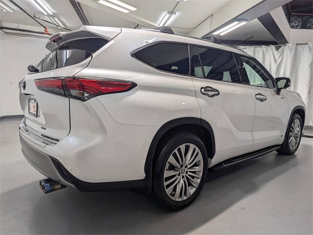 2023 Toyota Highlander Platinum