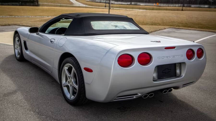 2002 Chevrolet Corvette 3