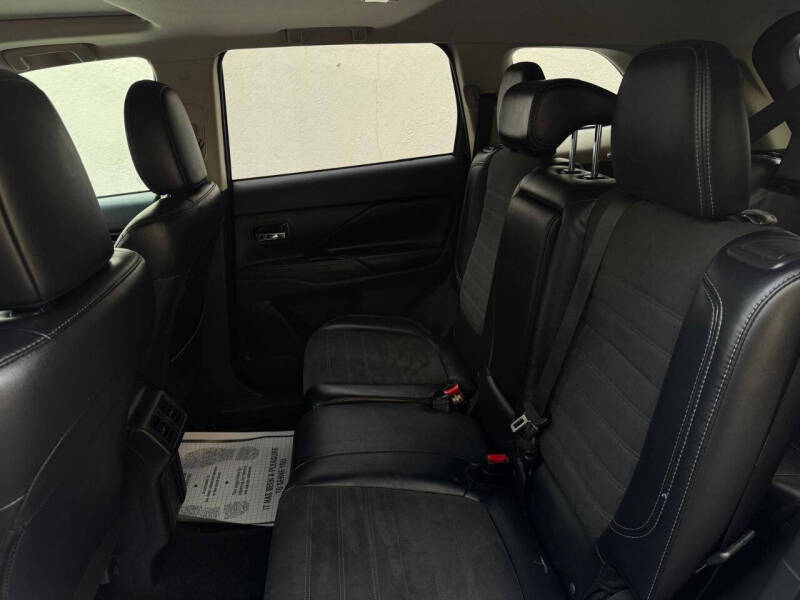 2019 Mitsubishi Outlander SE