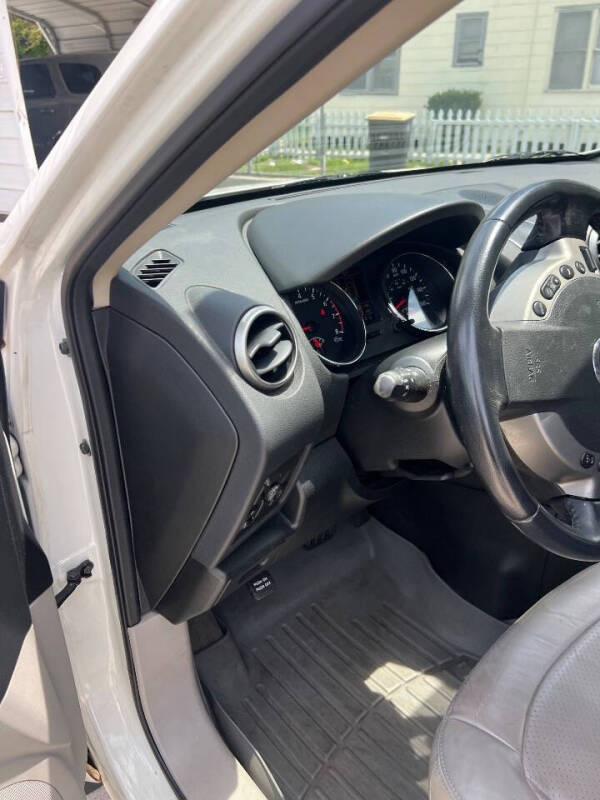 2011 Nissan Rogue SV