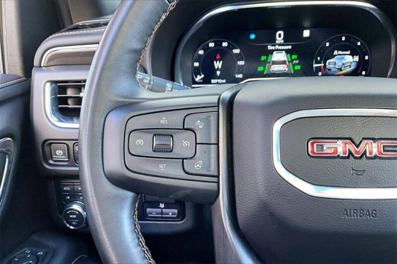 2023 GMC Yukon XL AT4