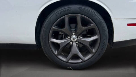 2018 Dodge Challenger SXT Plus