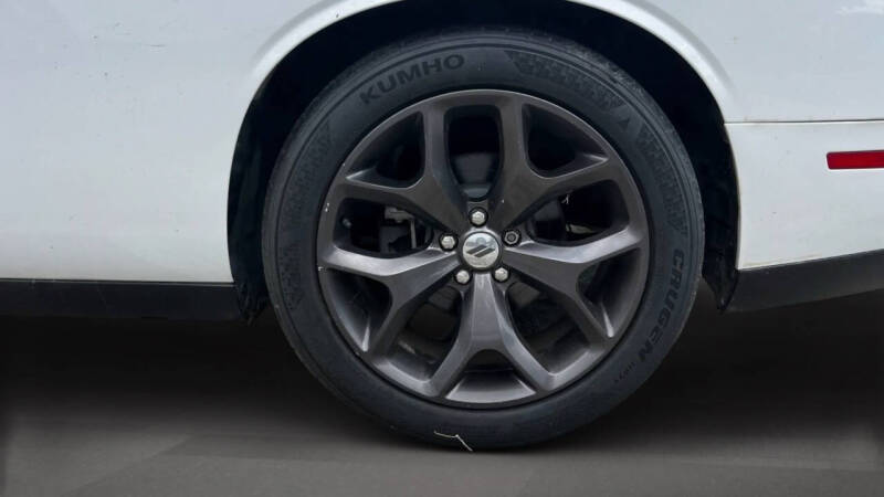 2018 Dodge Challenger SXT Plus