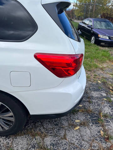 2017 Nissan Pathfinder SL