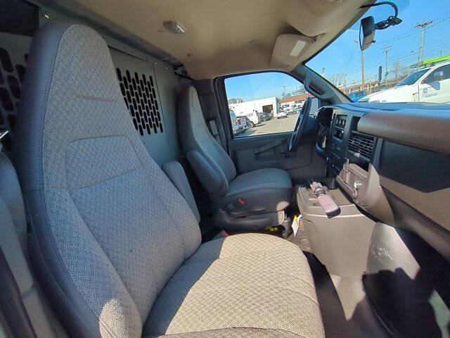 2025 Chevrolet Express 2500