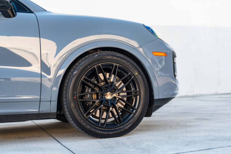 2024 Porsche Cayenne S Coupe