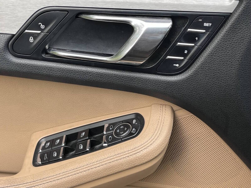 2017 Porsche Macan S