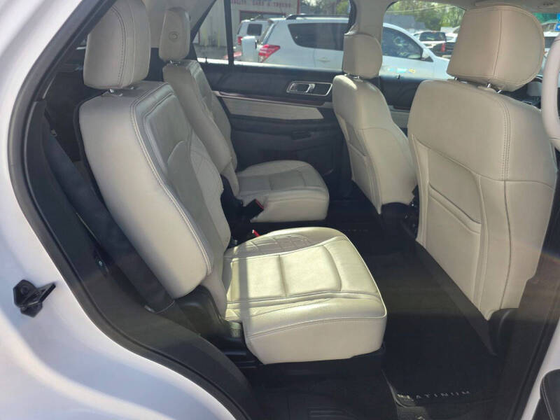2017 Ford Explorer Platinum