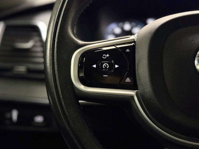 2020 Volvo XC90 T5 Momentum