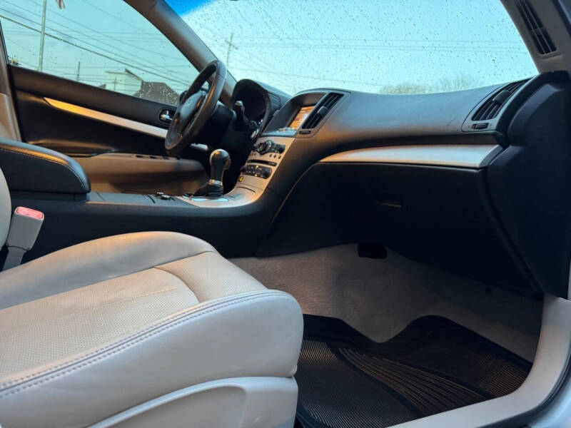 2009 Infiniti G37 Sedan x