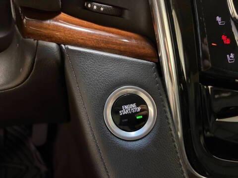 2016 Cadillac Escalade Luxury Collection